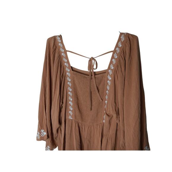 New Easel Los Angeles Boho Embroidered Peasant Top Camel White Floral Small - Picture 9 of 15